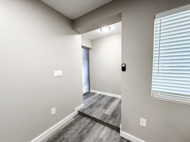 Building Photo - Newly Remodeled Home with Modern Upgrades