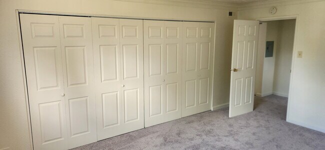 Dormitorio - 1409 Summit St