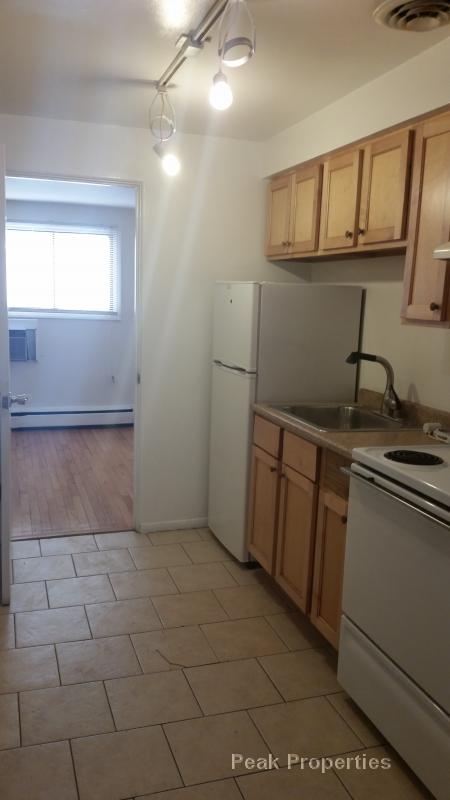 Foto del edificio - 1340 W Pratt Blvd