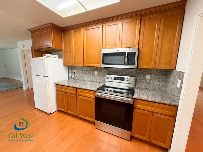 Building Photo - $4695 - Spacious 5 Bed/3 Bath Gilroy Home Located in Sunrise Park Neighborhood