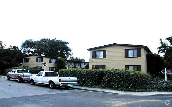 Building Photo - 366-372 Camille Ct