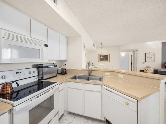 Building Photo - 1200 Scotia Dr