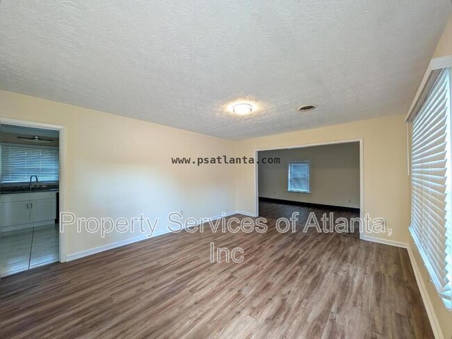 Foto del edificio - 525 Cedar Wood Ct SW