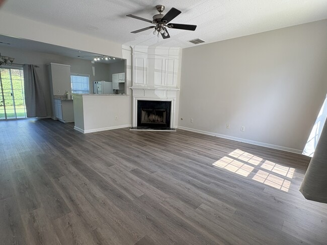 Building Photo - 13082 Region Trace