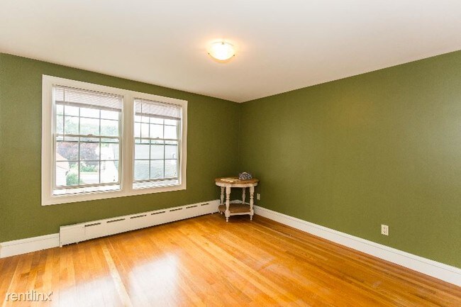 Foto del edificio - 2 br, 1 bath Apartment - 19 Tidd St. 2 Unit 2