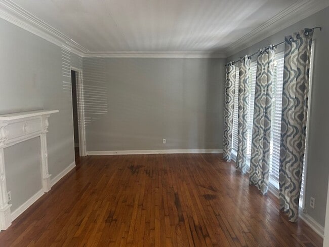 Building Photo - New On the Market!