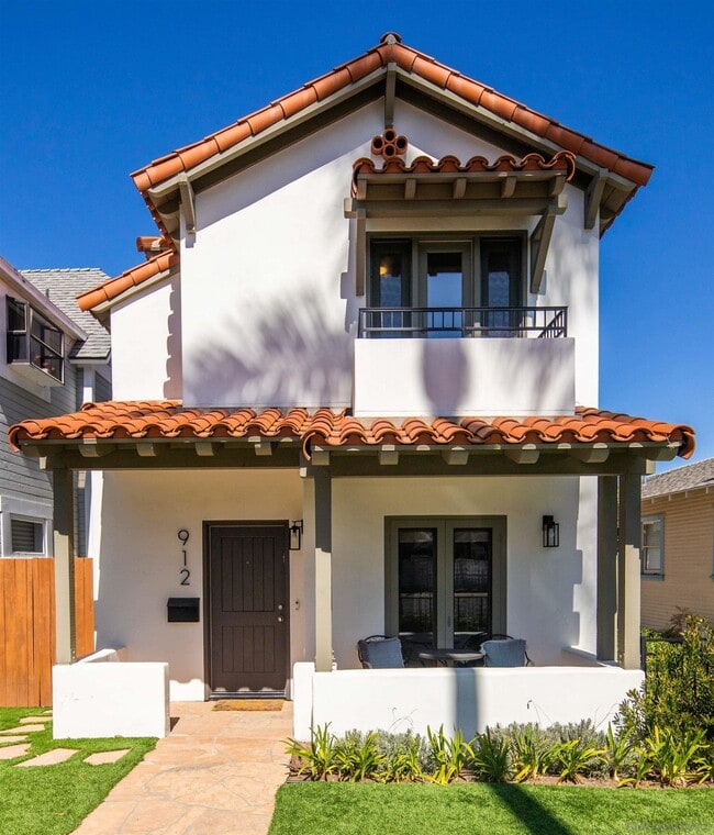 Building Photo - 912 H Ave