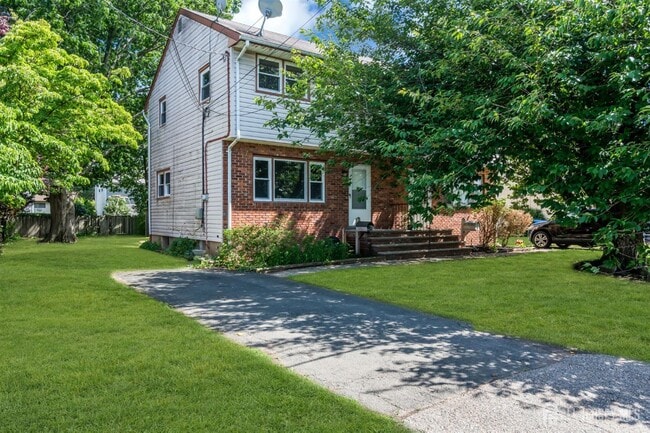 Building Photo - 368-70-370 Voorhees Ave