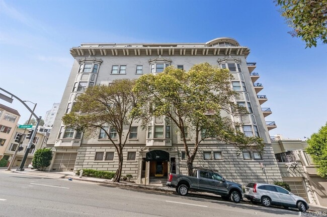 Building Photo - 2111 Franklin St