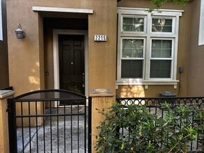 Building Photo - 2215 Winepol Loop