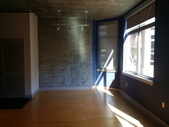 Foto del edificio - 840 E Green St