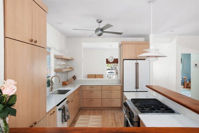 Foto del edificio - 1608 Hether St