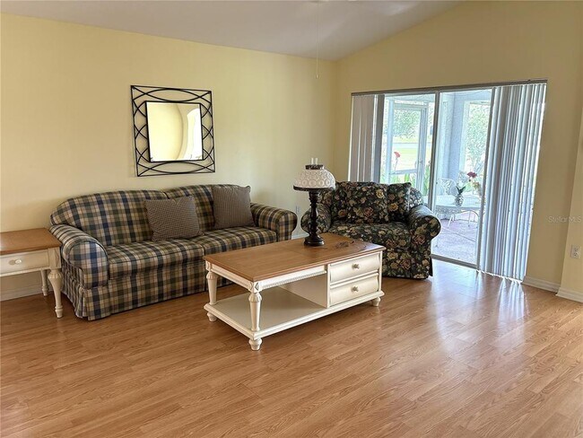 Foto del edificio - 10824 Collar Dr