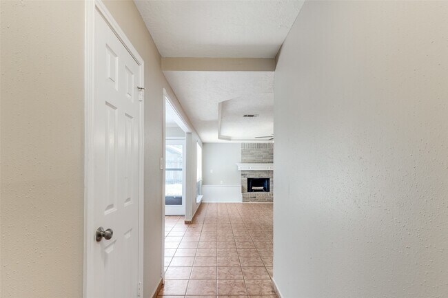 Foto del edificio - 7331 Mundare Ln