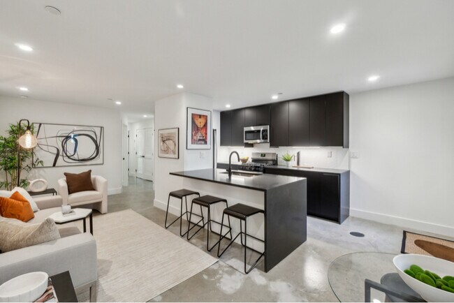 Foto del edificio - 321 L St NE