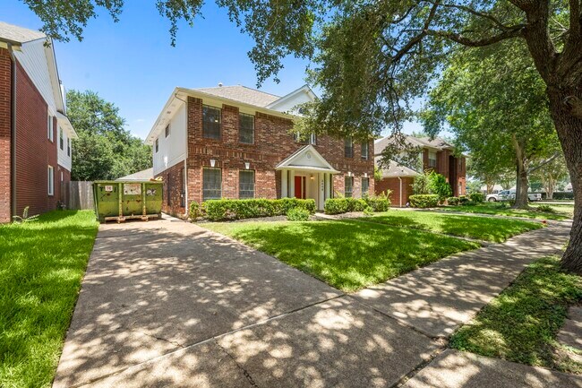 Foto del edificio - 2406 Parkwood Ln