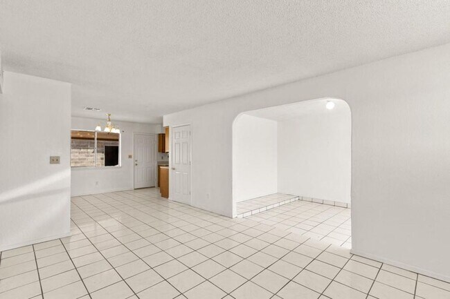 Foto del edificio - Lovely 3 bedroom, 2 Bath home in East of El Paso!