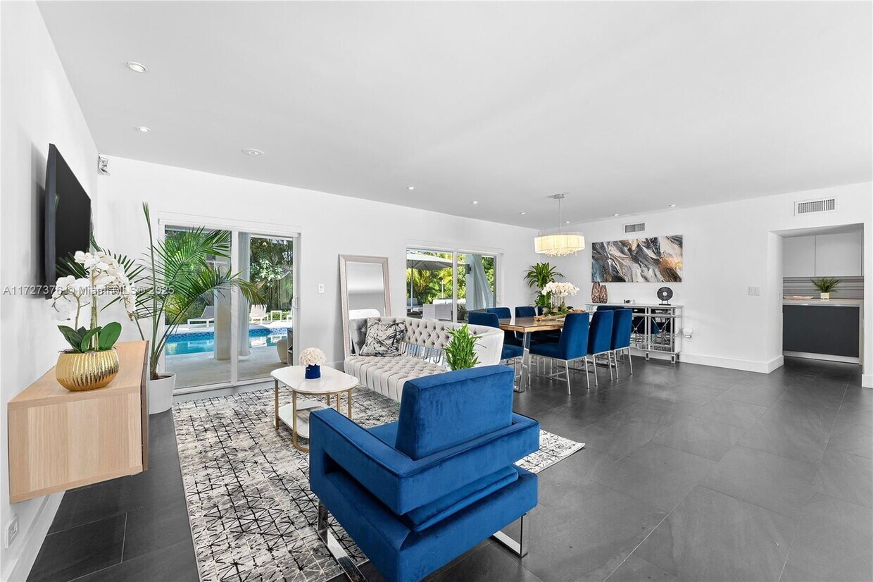 Foto principal - 4150 Bay Point Rd