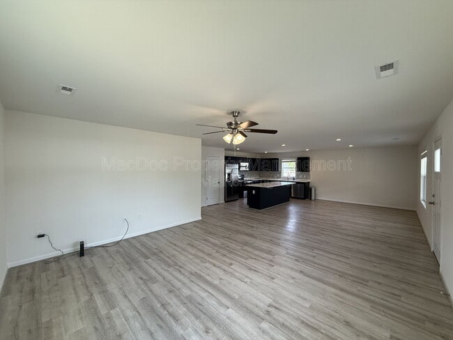 Building Photo - 990 Ebb Tide Dr