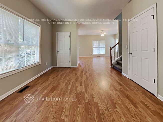 Building Photo - 1418 Woodbine Ave SE