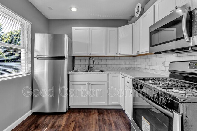 Foto del edificio - 194 Herkimer St