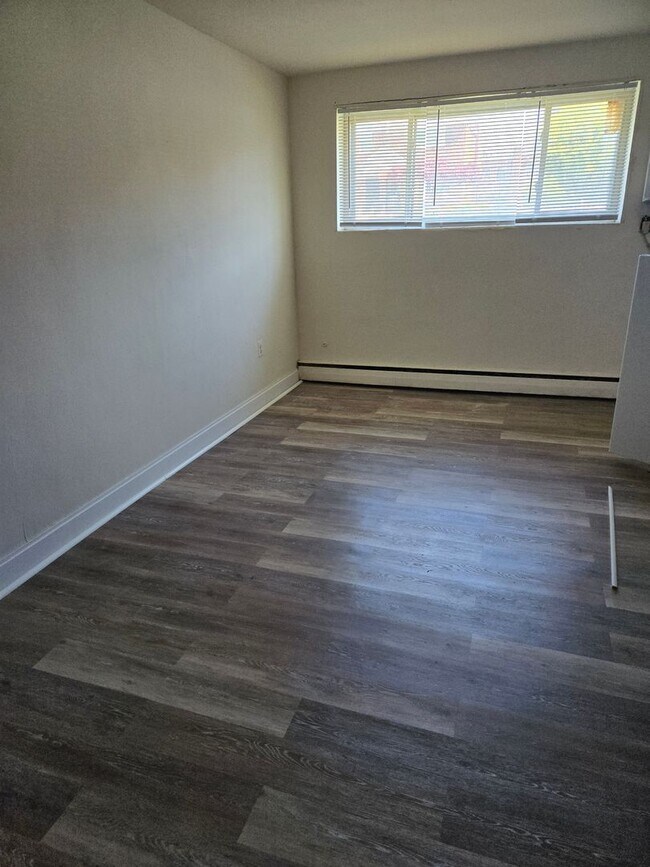 Building Photo - Treeview Residences