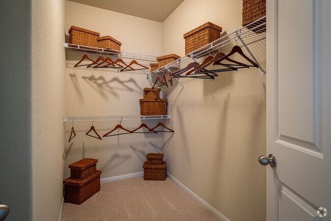 2BR, 2BA - 1147SF - The Fountains at Almeda