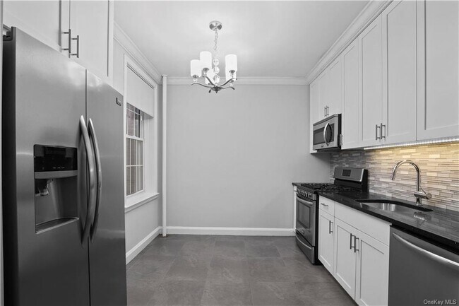 Building Photo - 1 Cedar St