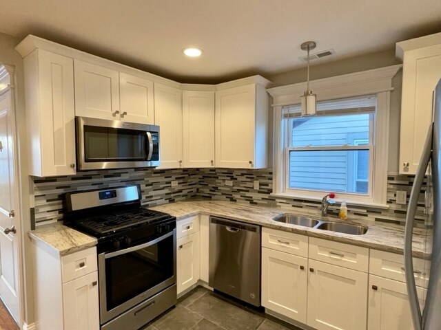 Building Photo - 5839 N Marmora Ave