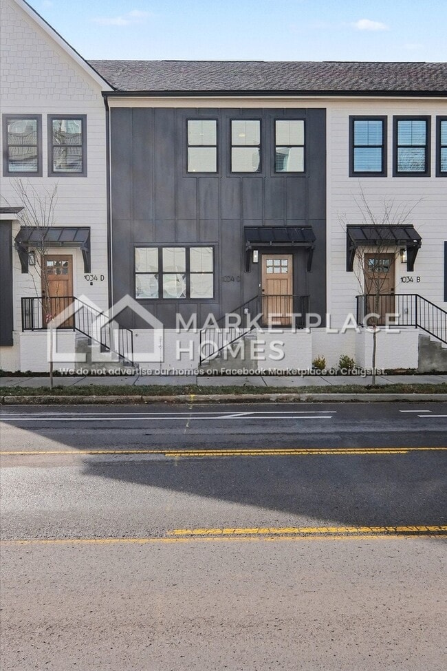 Building Photo - 1034 E Trinity Ln