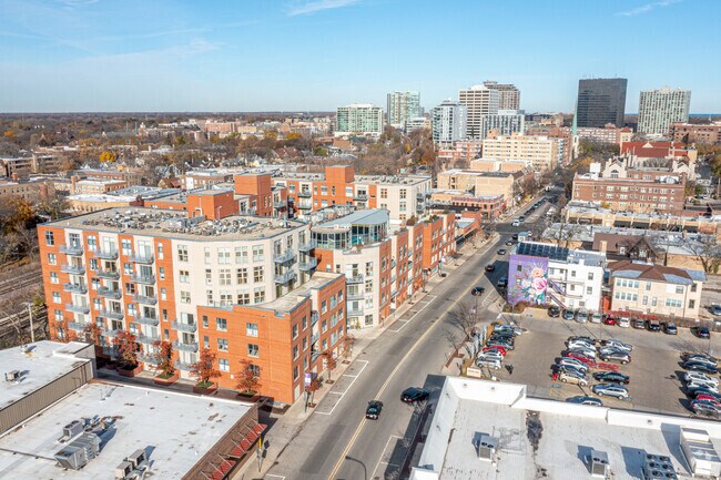 Foto del edificio - 1210-1236 Chicago Ave