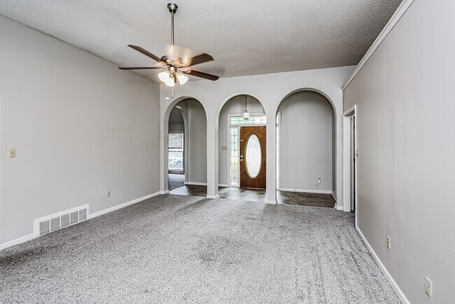 Foto del edificio - 8730 Raspberry Ln