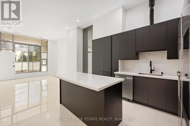 Photo du bâtiment - 637-637 Lake Shore Blvd W
