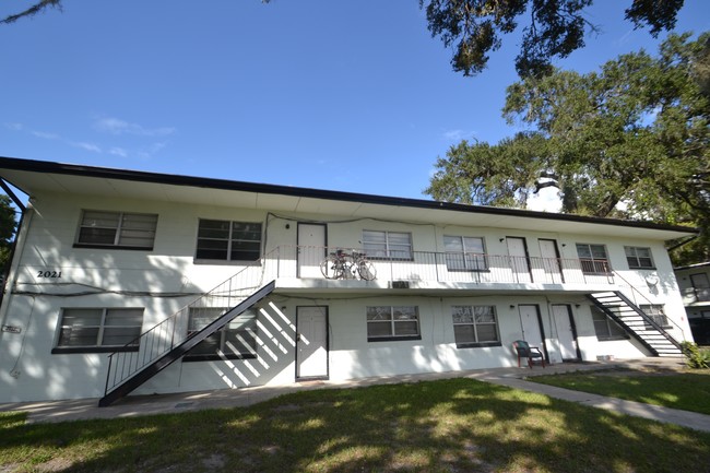 Building Photo - Tall Oaks Apartments