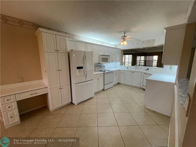 Foto del edificio - 7653 Granville Dr