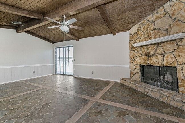 Foto del edificio - Spacious Puckett West Home For Lease