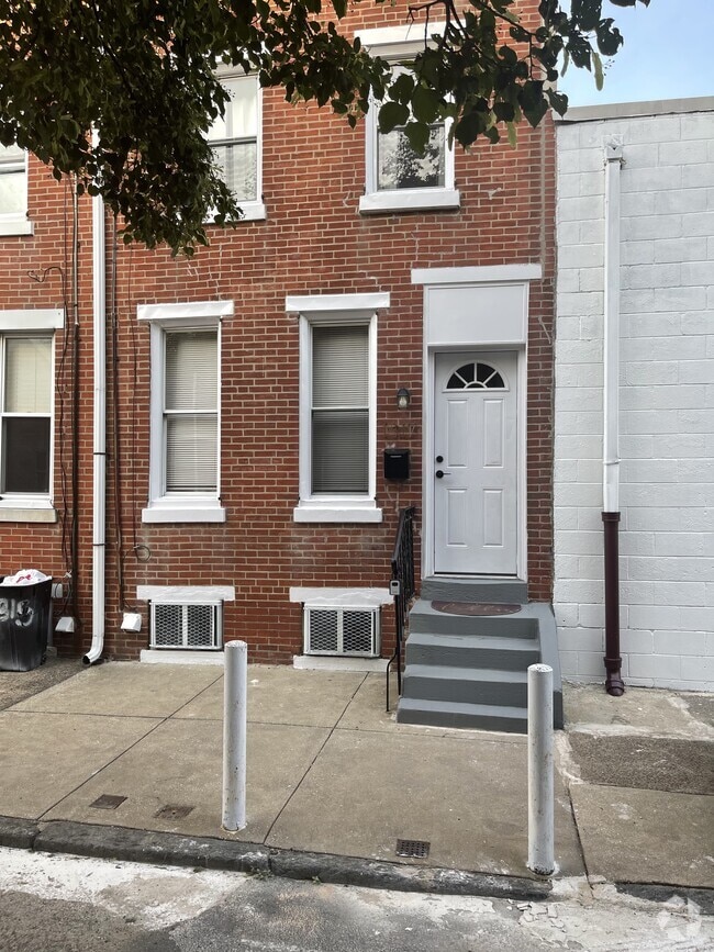 Building Photo - 1317 S Howard St