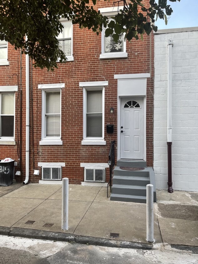 Front - 1317 S Howard St