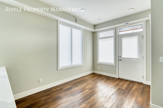 Building Photo - COZY 1 BED/ 1 BATH TOWNHOUSE IN THE COMMUNITY OF SADDLE RIDGE