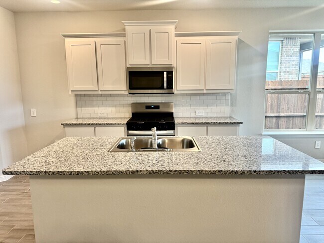 Building Photo - 121 Daffodil Ln