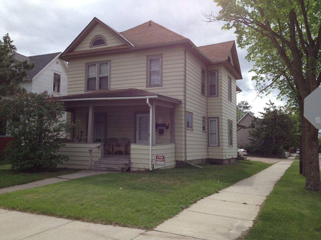 Primary Photo - 923 Beltrami Ave NW