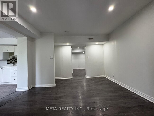 Building Photo - 35 Duncombe Blvd