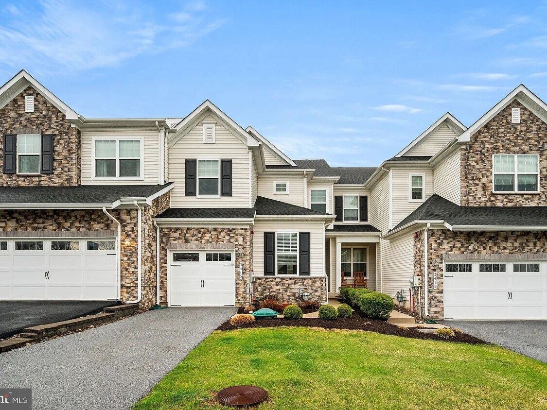 Foto principal - 3413 Bergamont Way