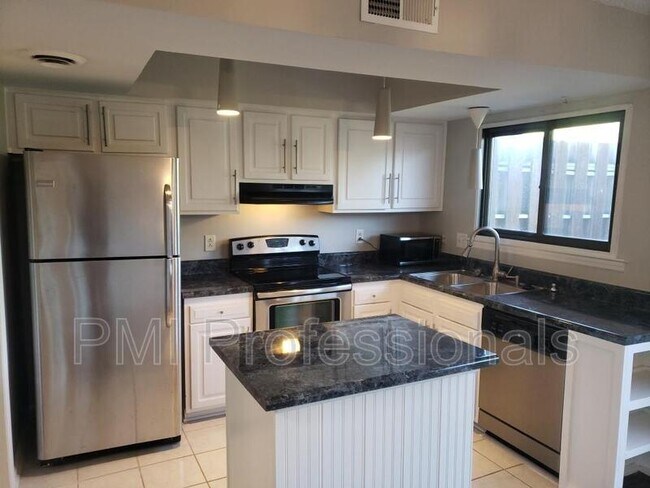 Foto del edificio - 339 Huntington Ridge Dr