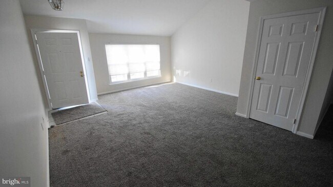 Building Photo - 64 Banbury Ct