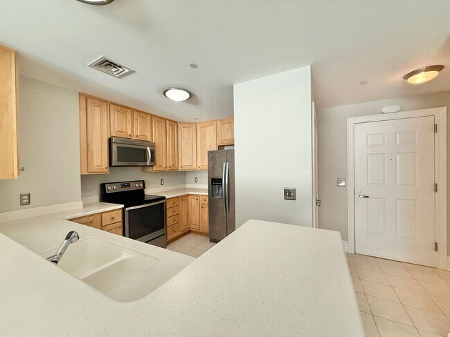 Building Photo - Stunning 1BD, 1.5BA Downtown Raleigh Condo...