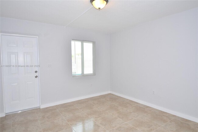 Foto del edificio - 1398 NW 61st St