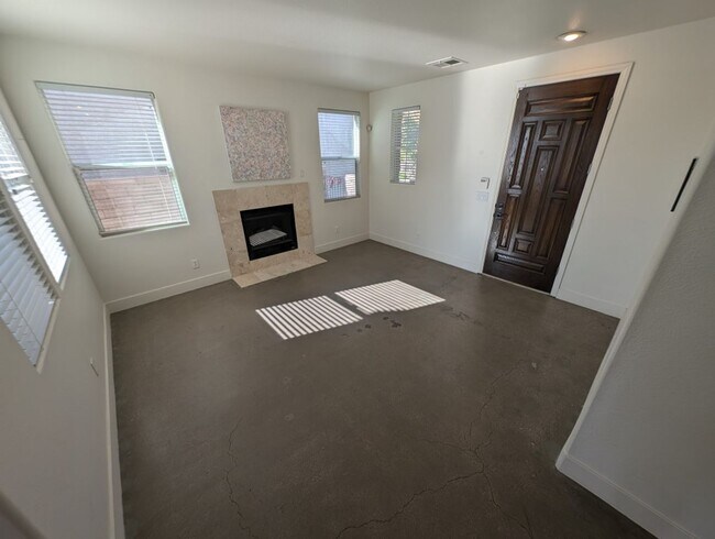 Foto del edificio - 520 Ivy Spring St
