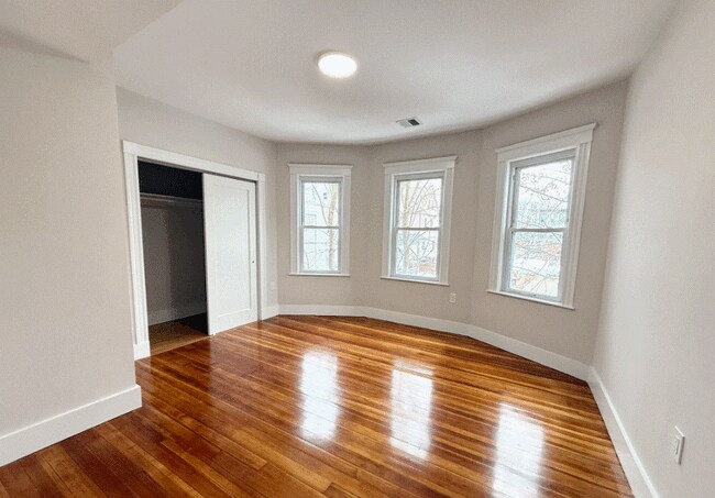 Building Photo - 36 Raven St