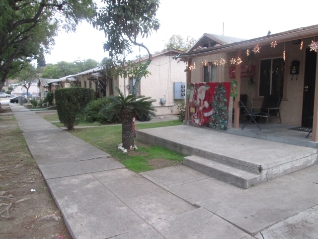Building Photo - 2483 Lancaster Ave